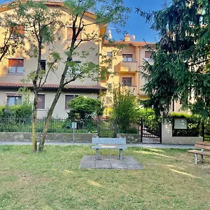 https://grazioso-appartamento-in-residence-con-posto-auto.it-lombardy.com